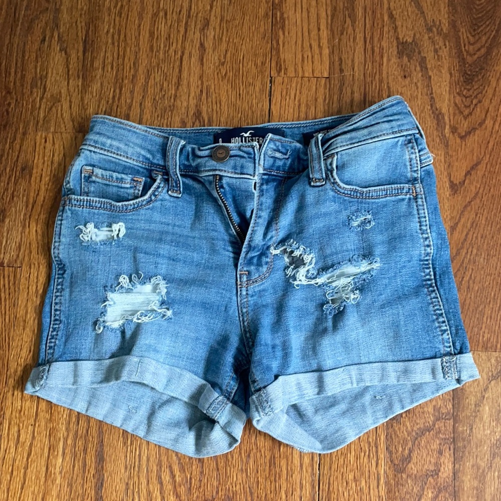 Hollister Mid-Rise Short 3”